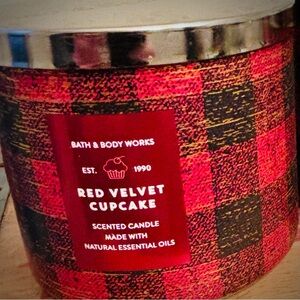 BBW red velvet cupcake candle 3-wick 14.5 ounces.